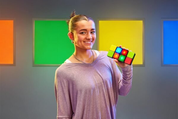 Handheld Color-Matching Puzzle Game – Fast-Paced Multiplayer Toy for Ages 8+ - Image 2